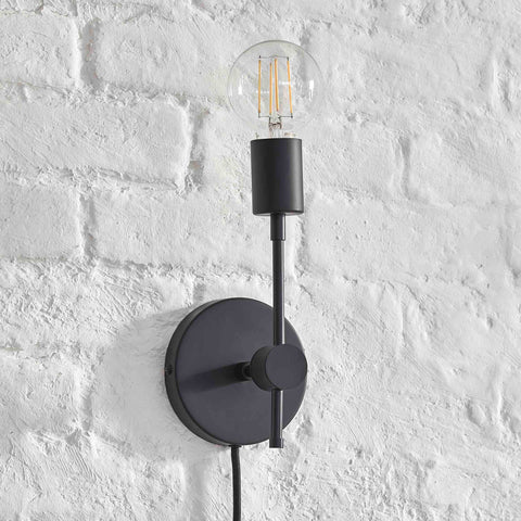 Plug-In Solo Sconce